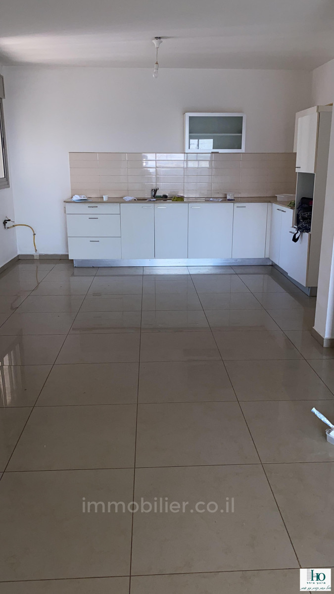 Apartamento 5 cômodos Ascalão Afridar 529-IBL-6