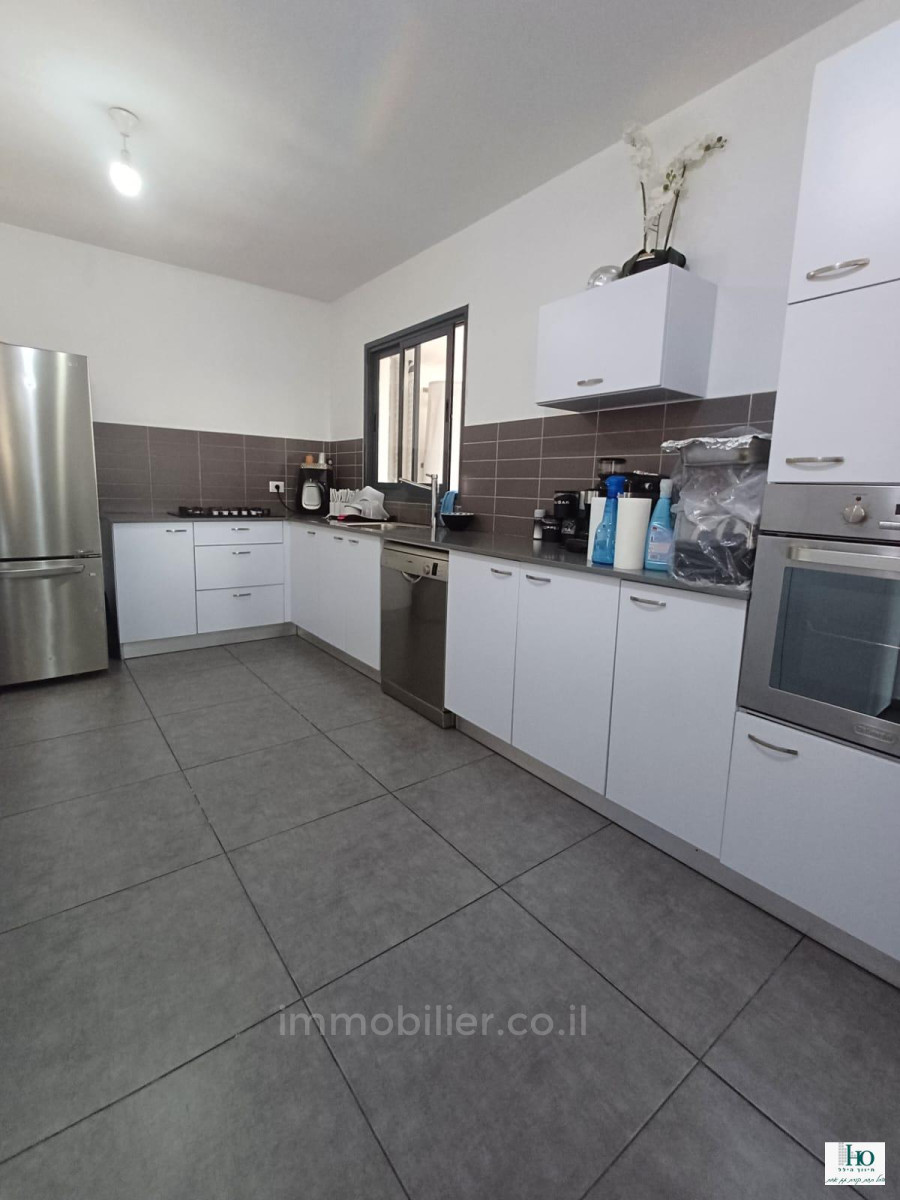 Apartamento 4 cômodos Tel Aviv Primeira linha de mar 529-IBL-75