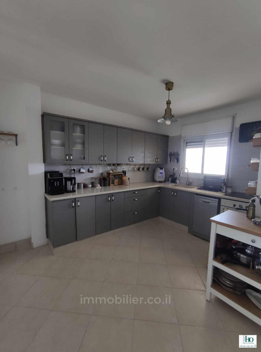 Apartamento 4 cômodos Ascalão Barnea 529-IBL-76