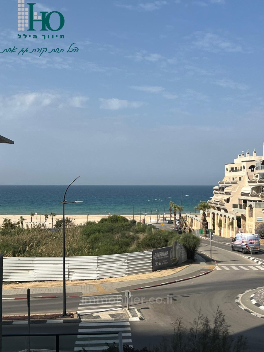 Apartamento 4 cômodos Ascalão Afridar 529-IBL-82