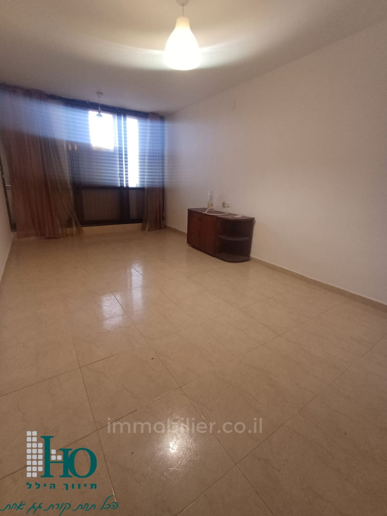 Apartamento 3 cômodos Ascalão Atikot 529-IBL-84