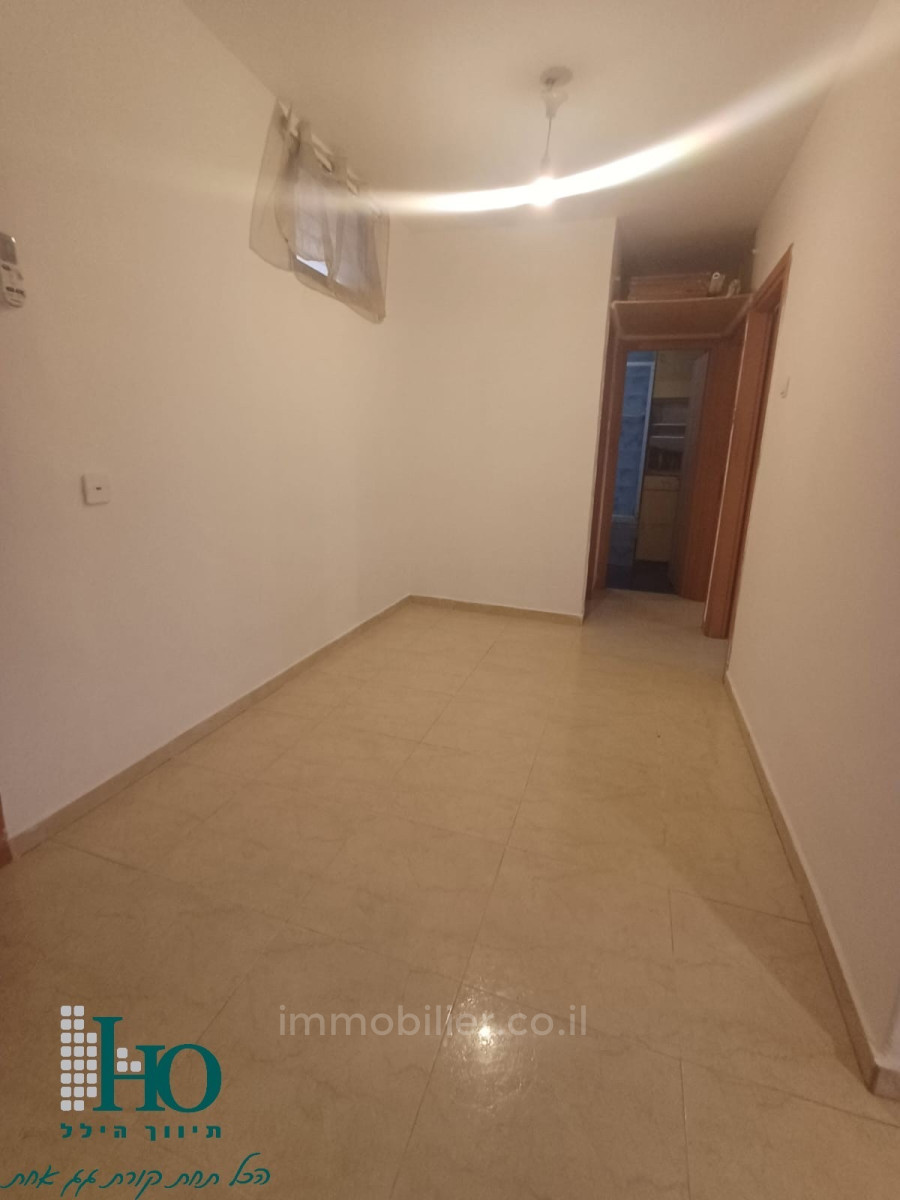 Apartamento 3 cômodos Ascalão Atikot 529-IBL-84