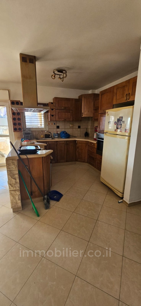 Apartamento 4 cômodos Ascalão Neve Ilan 529-IBL-86