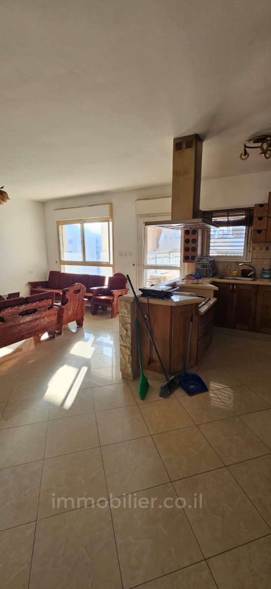 Apartamento 4 cômodos Ascalão Neve Ilan 529-IBL-86