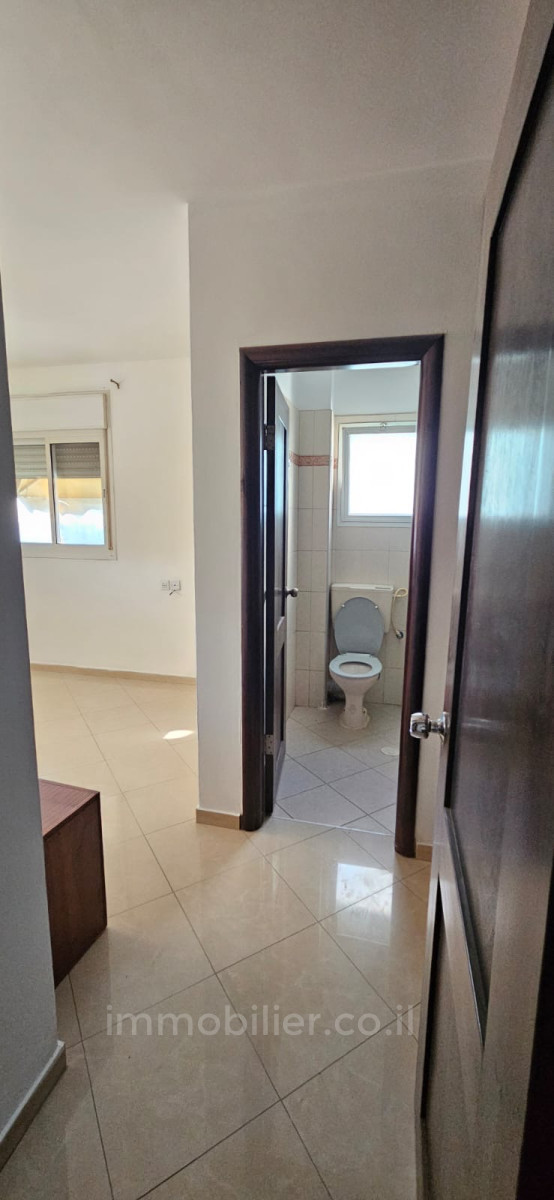 Apartamento 4 cômodos Ascalão Neve Ilan 529-IBL-86