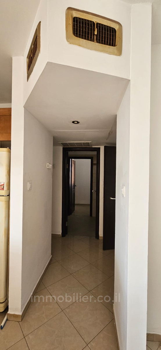 Apartamento 4 cômodos Ascalão Neve Ilan 529-IBL-86