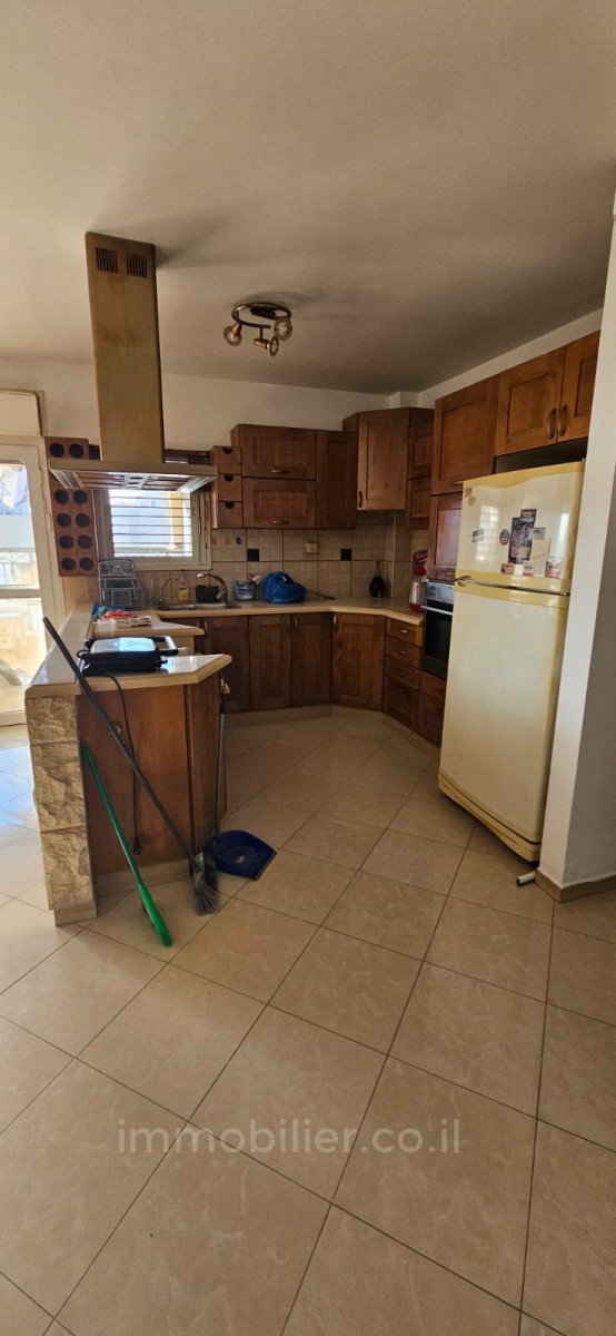 Apartamento 4 cômodos Ascalão Neve Ilan 529-IBL-86