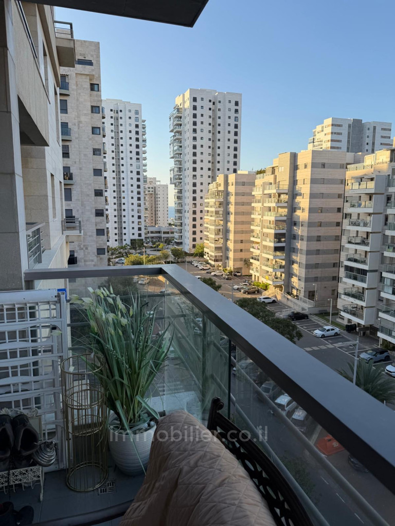 Apartamento 5 cômodos Ascalão Barnea 529-IBL-87