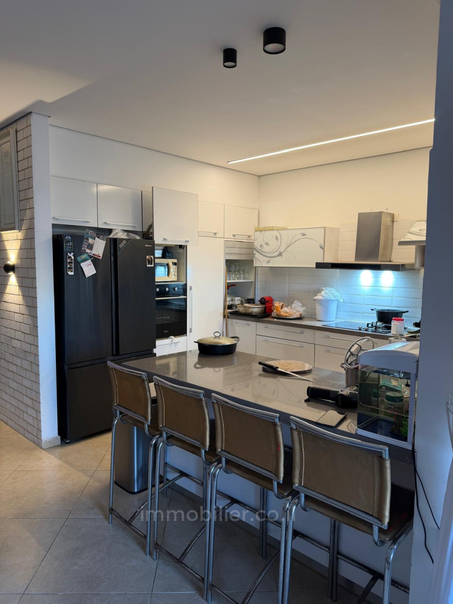 Apartamento 5 cômodos Ascalão Barnea 529-IBL-87