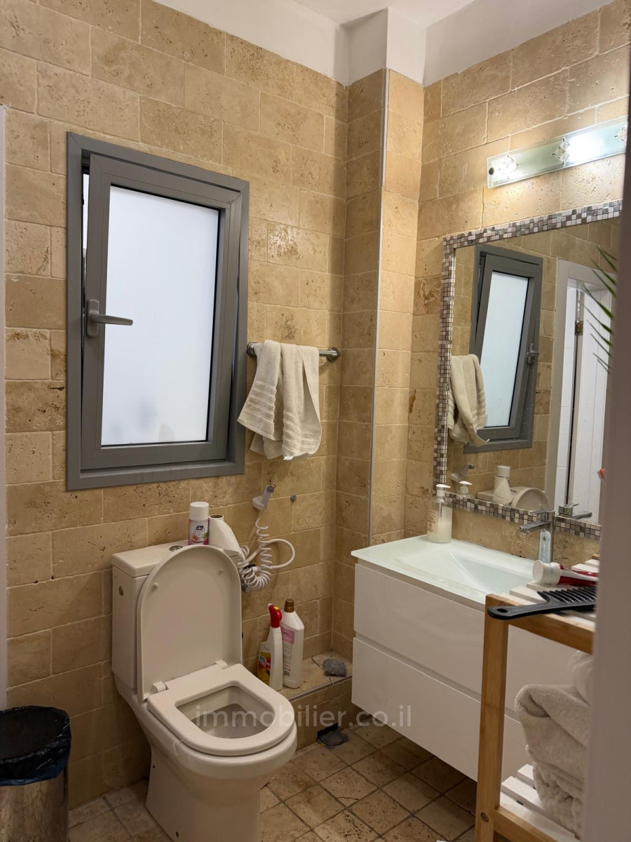 Apartamento 5 cômodos Ascalão Barnea 529-IBL-87