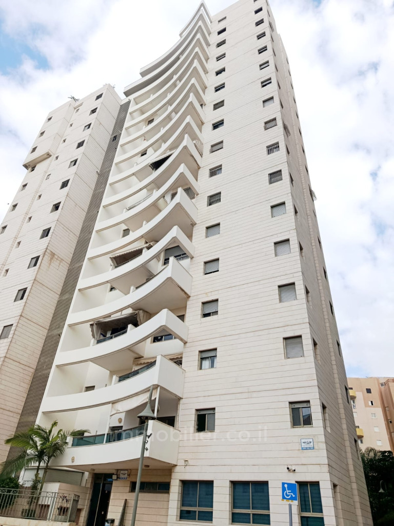 Apartamento 5 cômodos Ascalão Barnea 529-IBL-95
