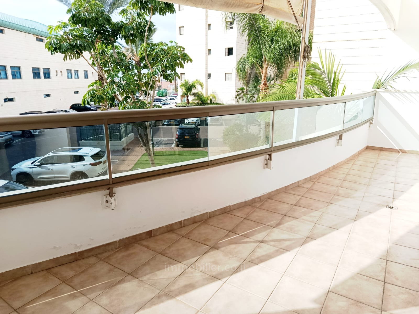 Apartamento 5 cômodos Ascalão Barnea 529-IBL-95