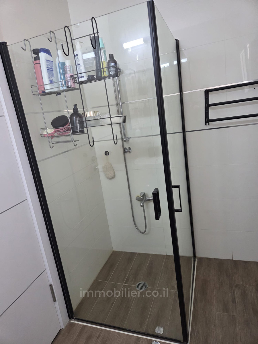 Apartamento 4 cômodos Ascalão Neve Ilan 529-IBL-97