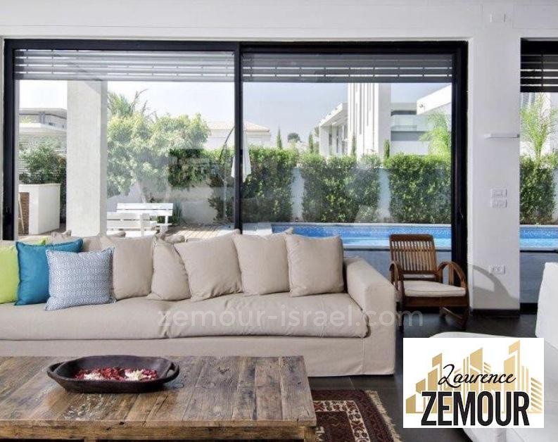 Casarão 8 cômodos Raanana Est 60-IBL-1216