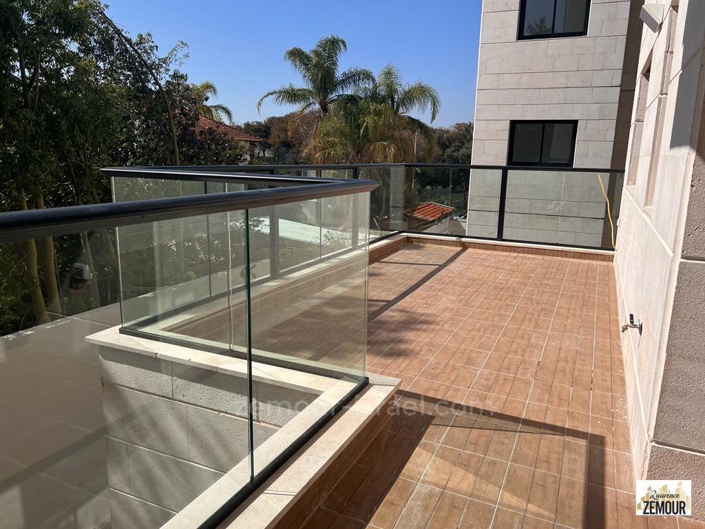 Apartamento 3 cômodos Raanana Est 60-IBL-1239