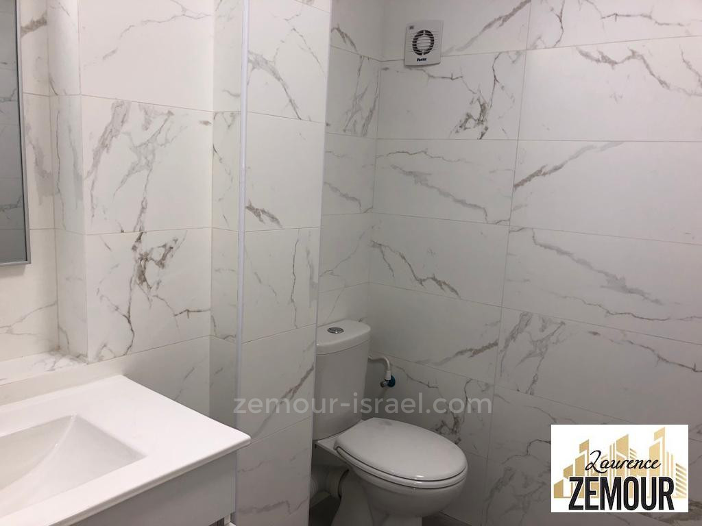 Apartamento 4 cômodos Kfar Saba Kfar Saba 60-IBL-1248