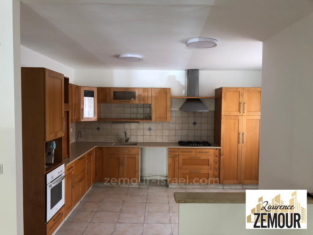 Apartamento 4 cômodos Kfar Saba Kfar Saba 60-IBL-1248