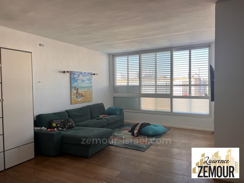 Apartamento 4 cômodos Raanana Perto da prefeitura 60-IBL-1254