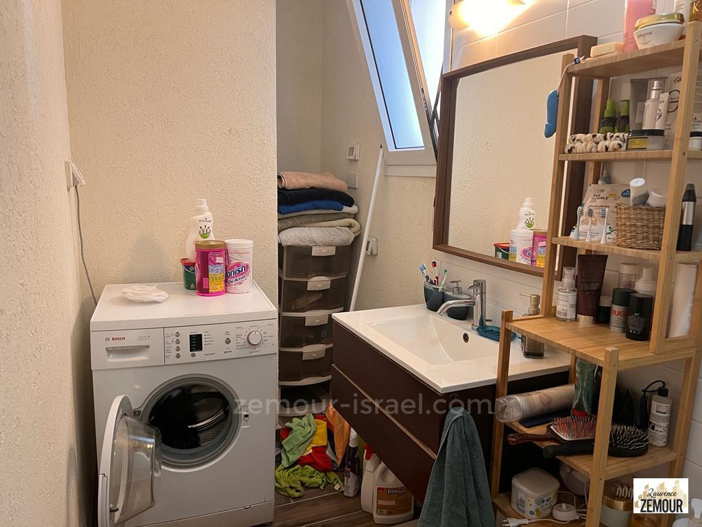Apartamento 4 cômodos Raanana Perto da prefeitura 60-IBL-1254