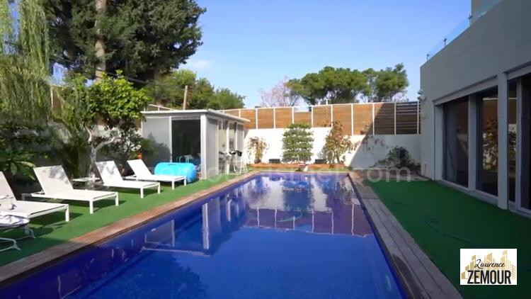 Casarão 9 cômodos Raanana Kiryat Ganim 60-IBL-1256