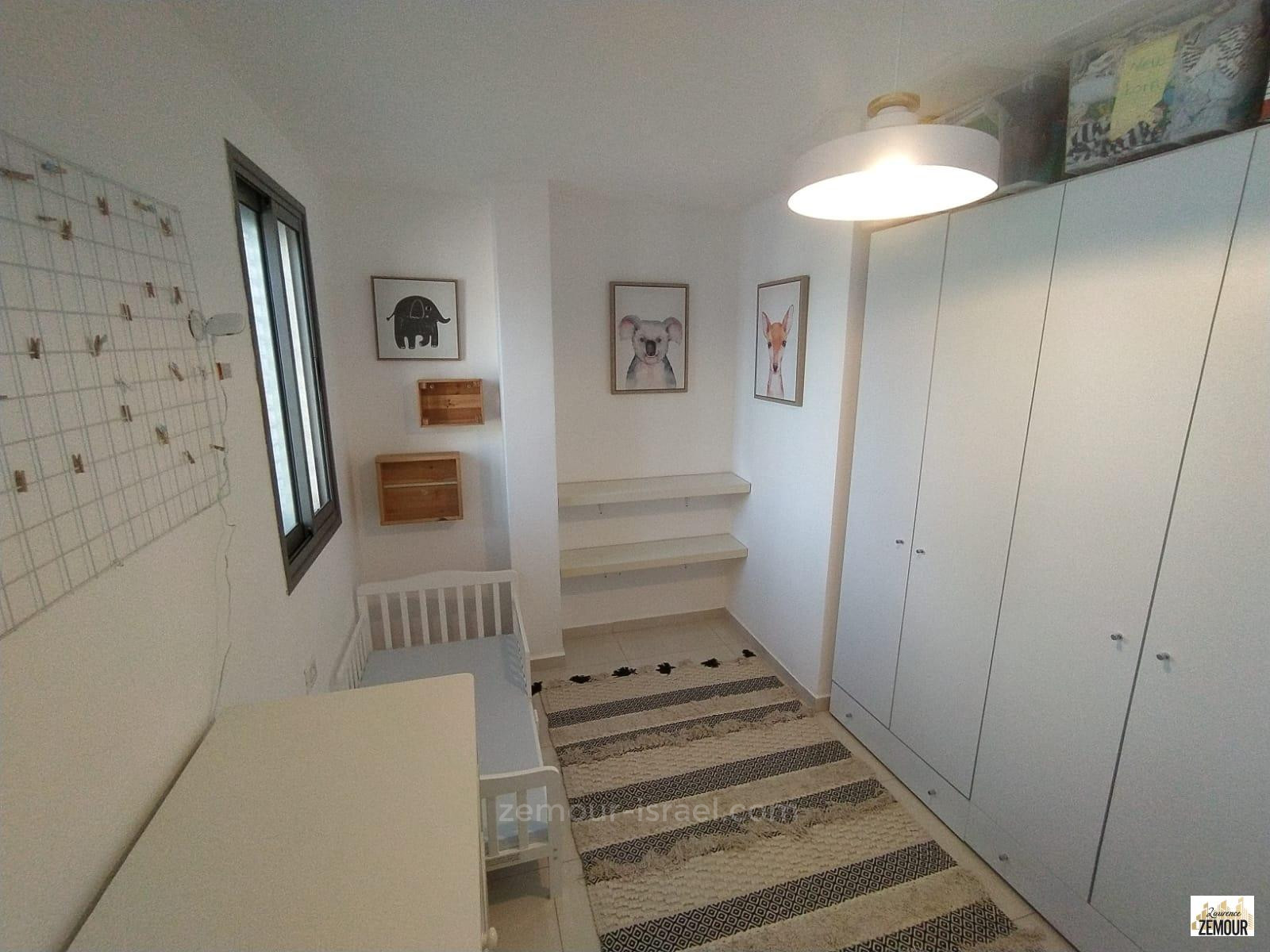 Apartamento 4 cômodos Raanana Kiryat Veizman 60-IBL-1257