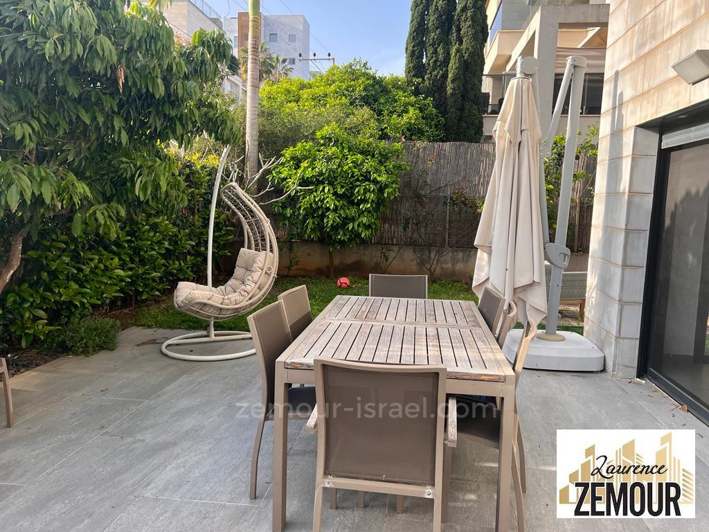 Apartamento garden 5 cômodos Raanana Próximo de Ariel 60-IBL-1267