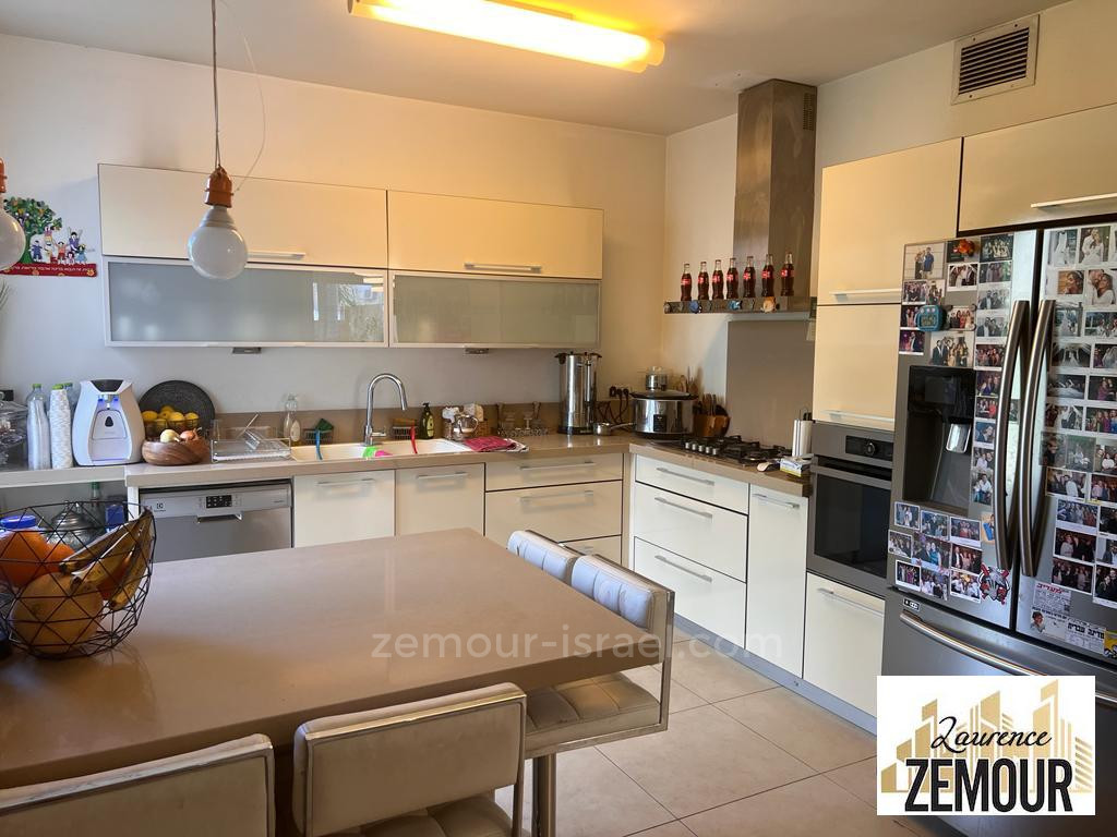 Apartamento garden 5 cômodos Raanana Perto do centro 60-IBL-1274