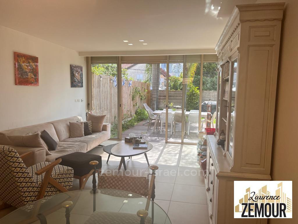 Apartamento garden 5 cômodos Raanana Perto do centro 60-IBL-1274