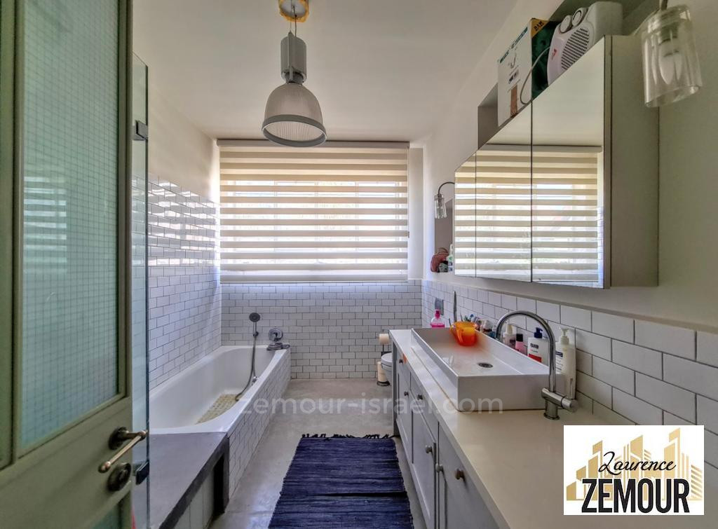 Casa de campo 6.5 cômodos Raanana Perto do centro 60-IBL-1279