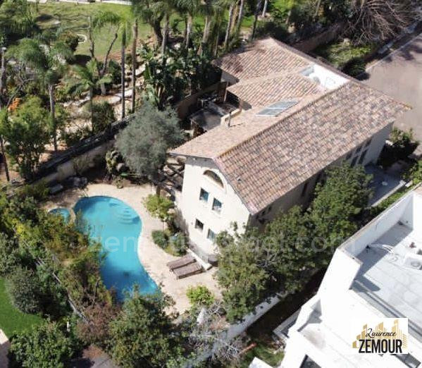 Casarão 9 cômodos Raanana Kiryat Ganim 60-IBL-1280