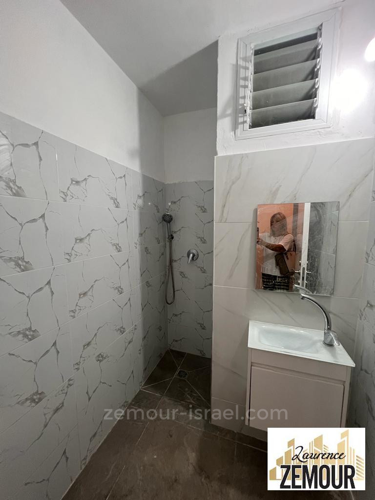 Apartamento 2.5 cômodos Bat yam Bat yam 60-IBL-1281