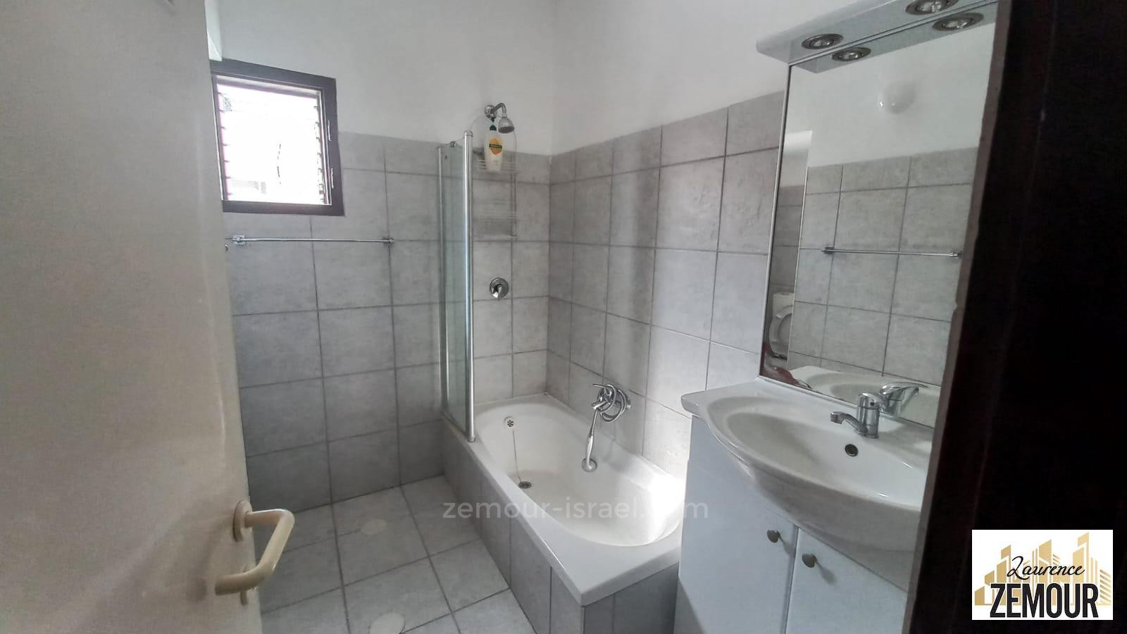 Duplex 5.5 cômodos Raanana Raanana 60-IBL-1288