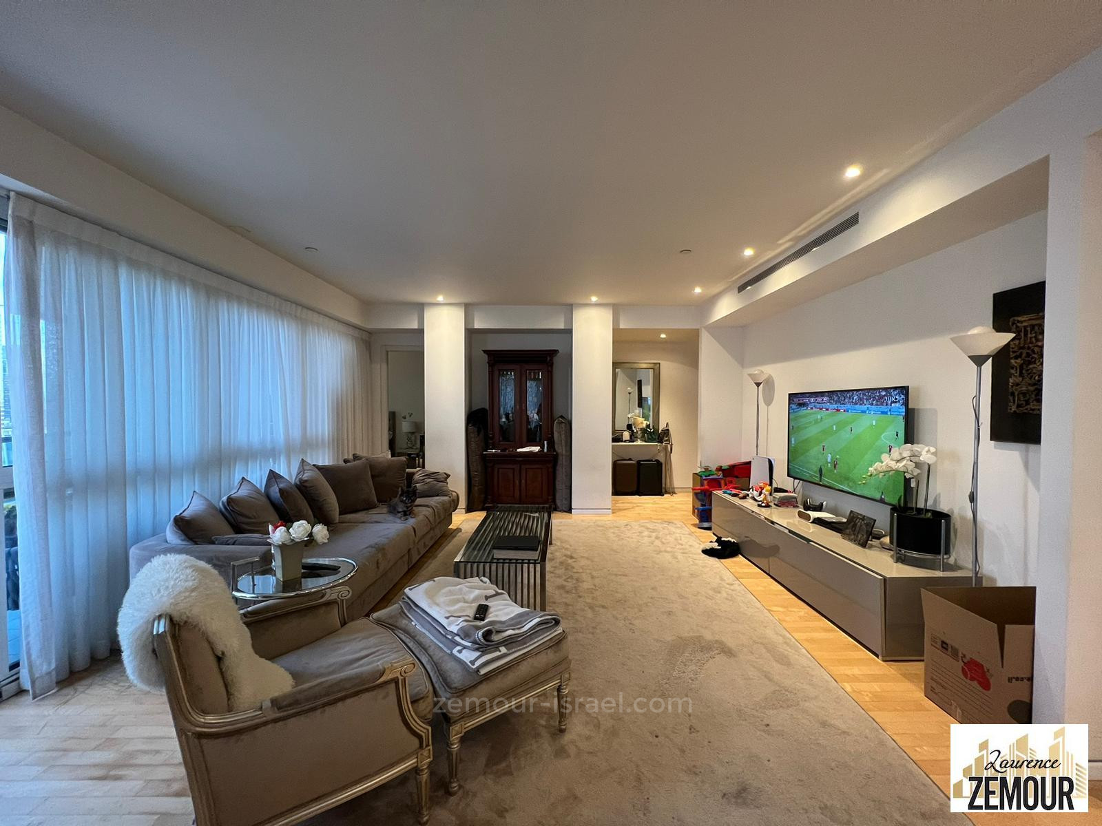 Apartamento 3 cômodos Tel Aviv Kikar Hamedina 60-IBL-1292