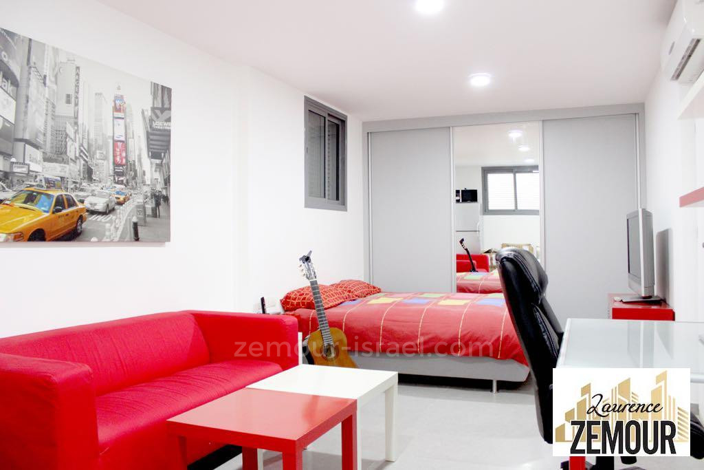 Casa de campo 8 cômodos Raanana Perto do centro 60-IBL-1293