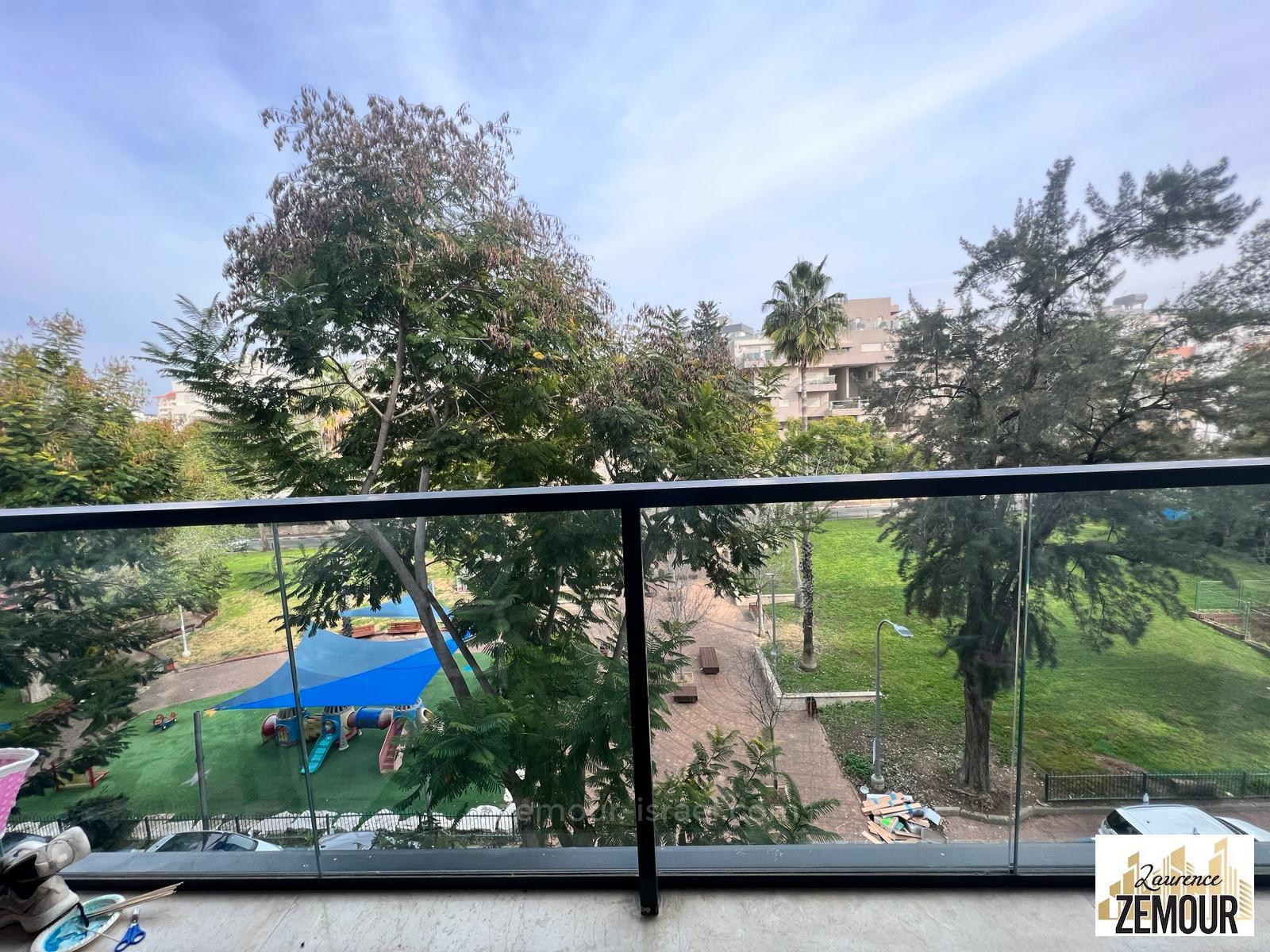 Apartamento 4 cômodos Raanana Perto de Yad Labanim 60-IBL-1302