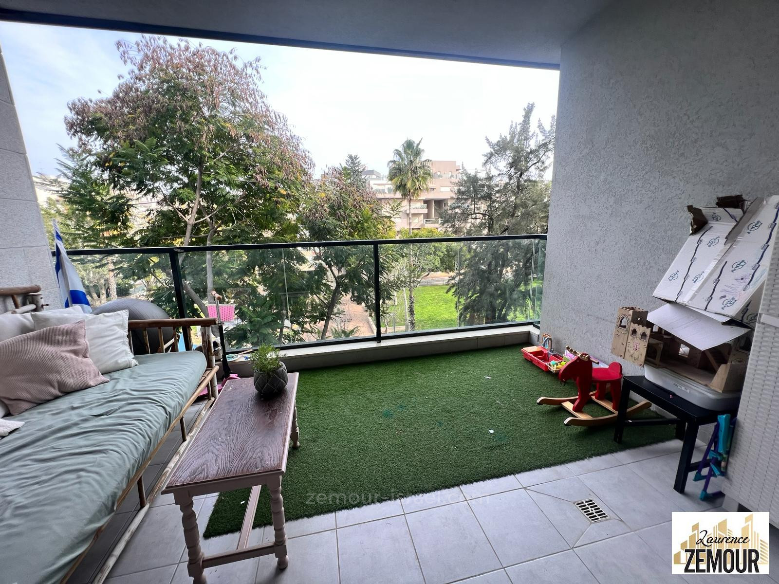 Apartamento 4 cômodos Raanana Perto de Yad Labanim 60-IBL-1302