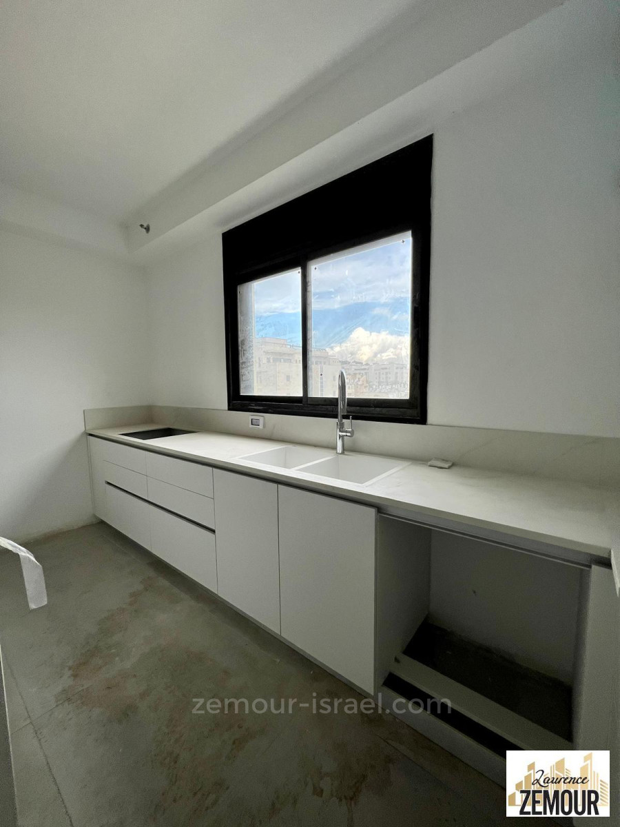 Apartamento 4 cômodos Raanana Próximo de Yavne 60-IBL-1303