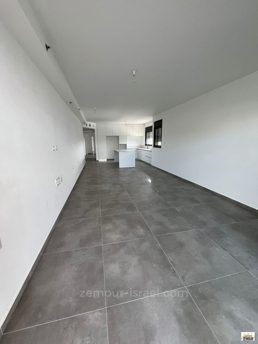 Apartamento 4 cômodos Raanana Próximo de Yavne 60-IBL-1303