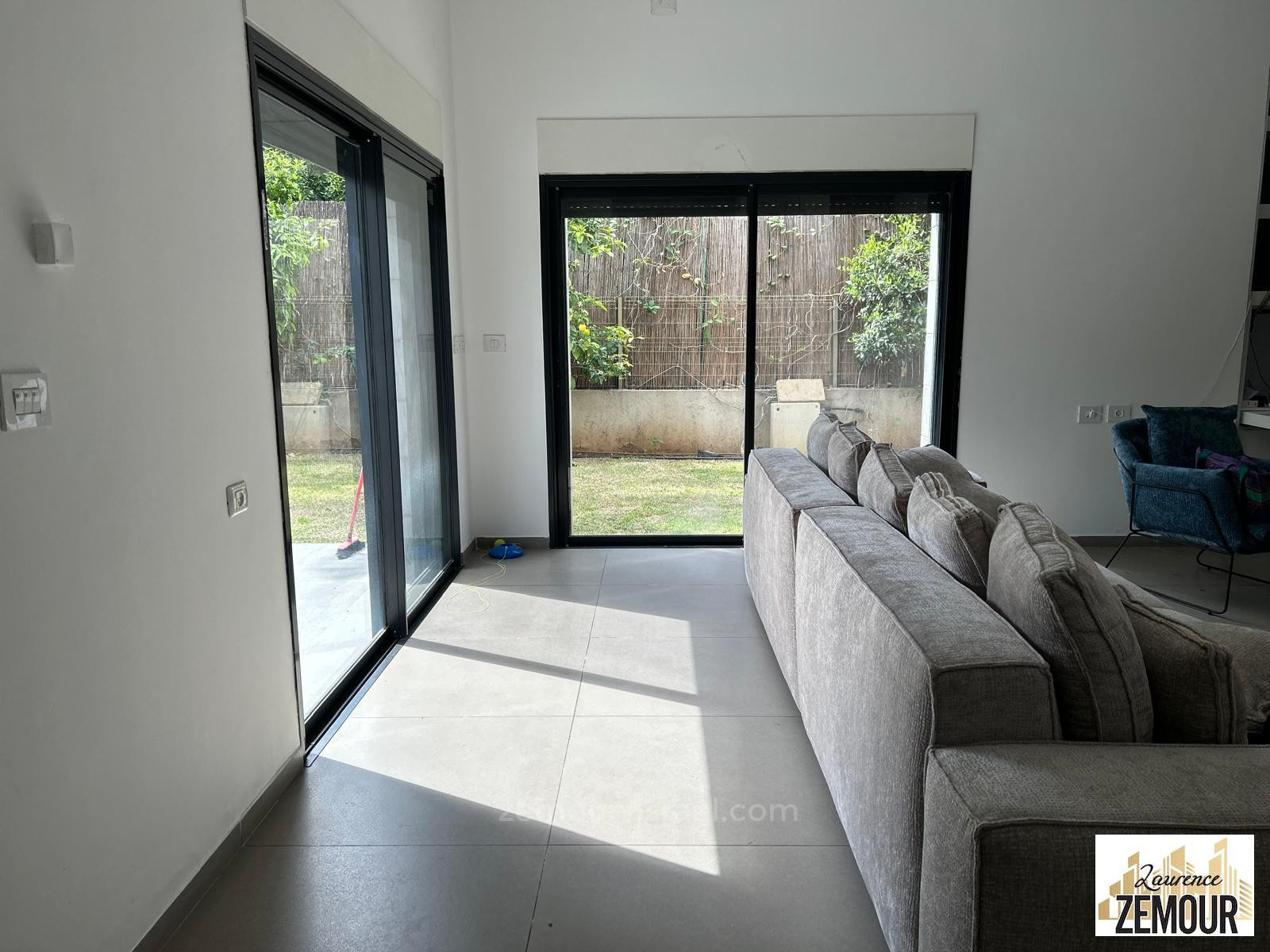 Apartamento garden 5 cômodos Raanana Est 60-IBL-1309