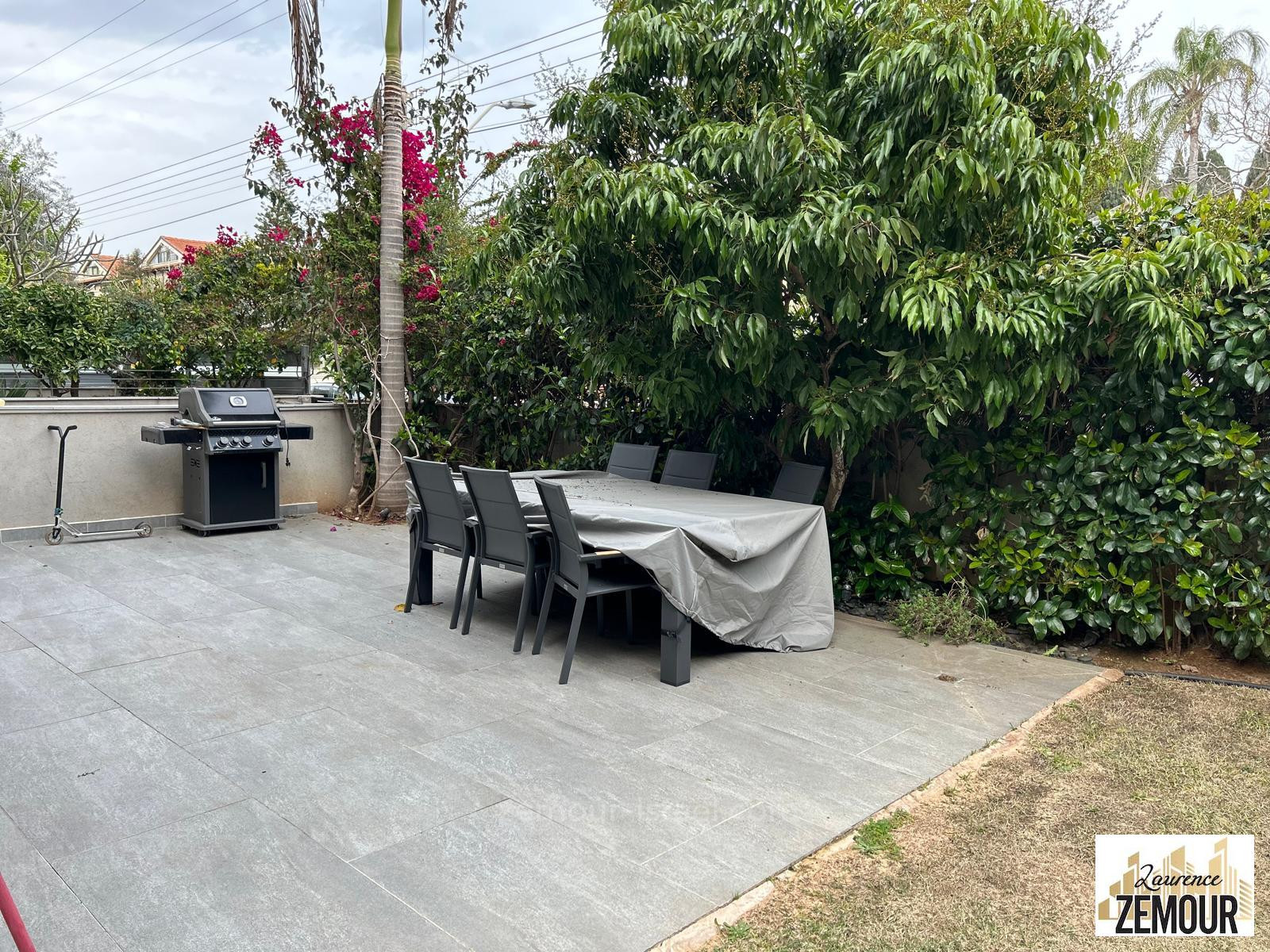 Apartamento garden 5 cômodos Raanana Est 60-IBL-1309