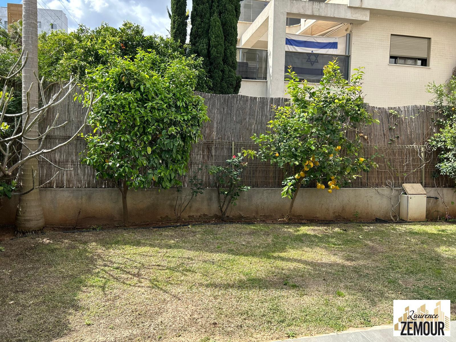 Apartamento garden 5 cômodos Raanana Est 60-IBL-1309
