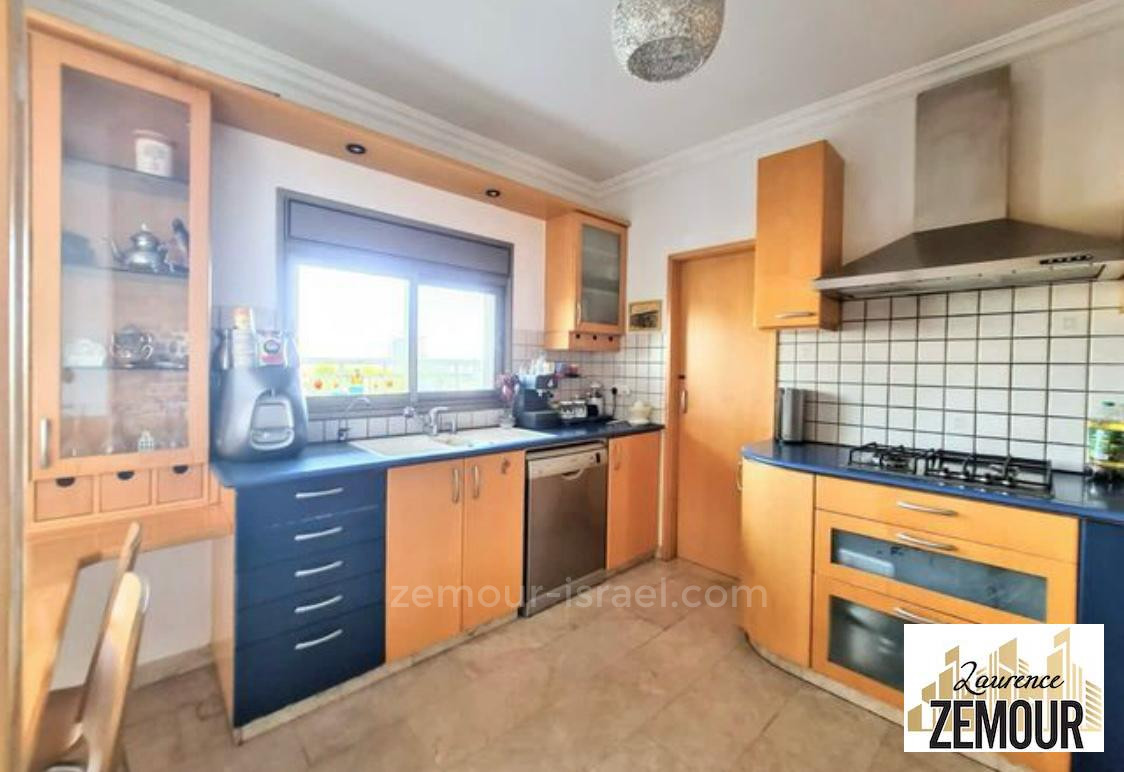 Cobertura 5 cômodos Kfar Saba Kfar Saba 60-IBL-1313