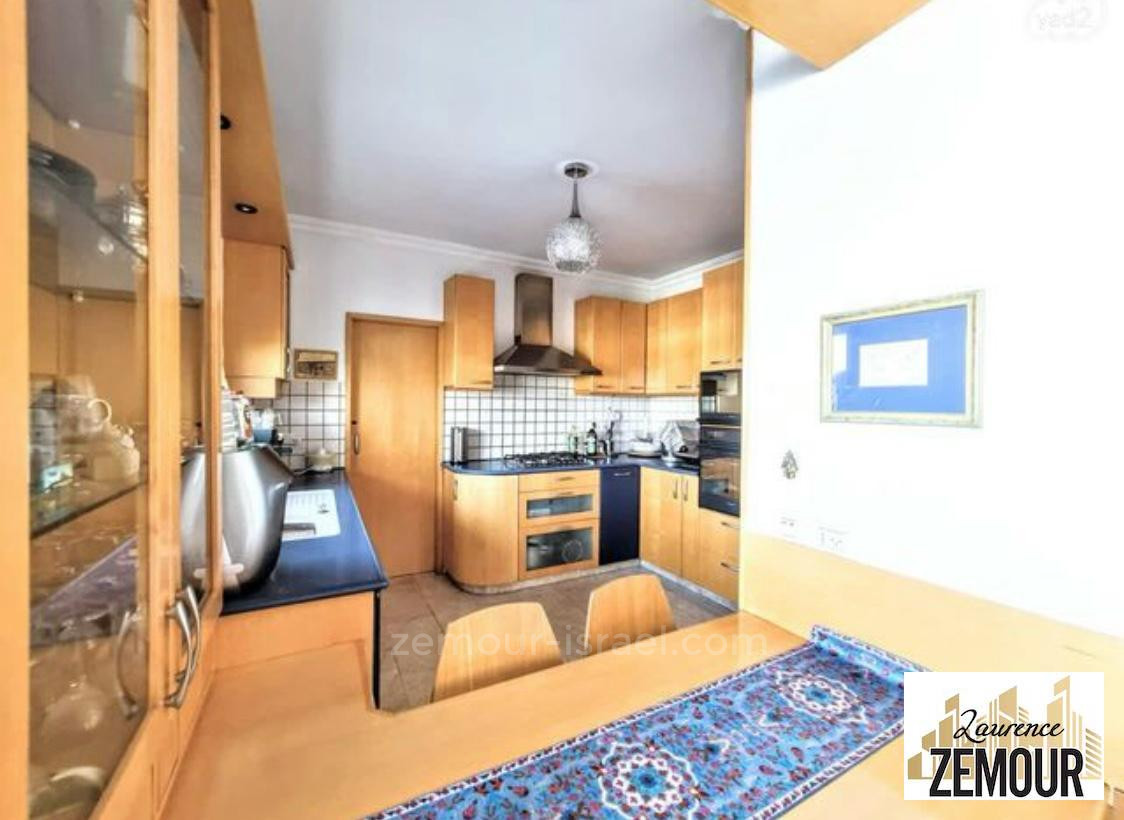 Cobertura 5 cômodos Kfar Saba Kfar Saba 60-IBL-1313