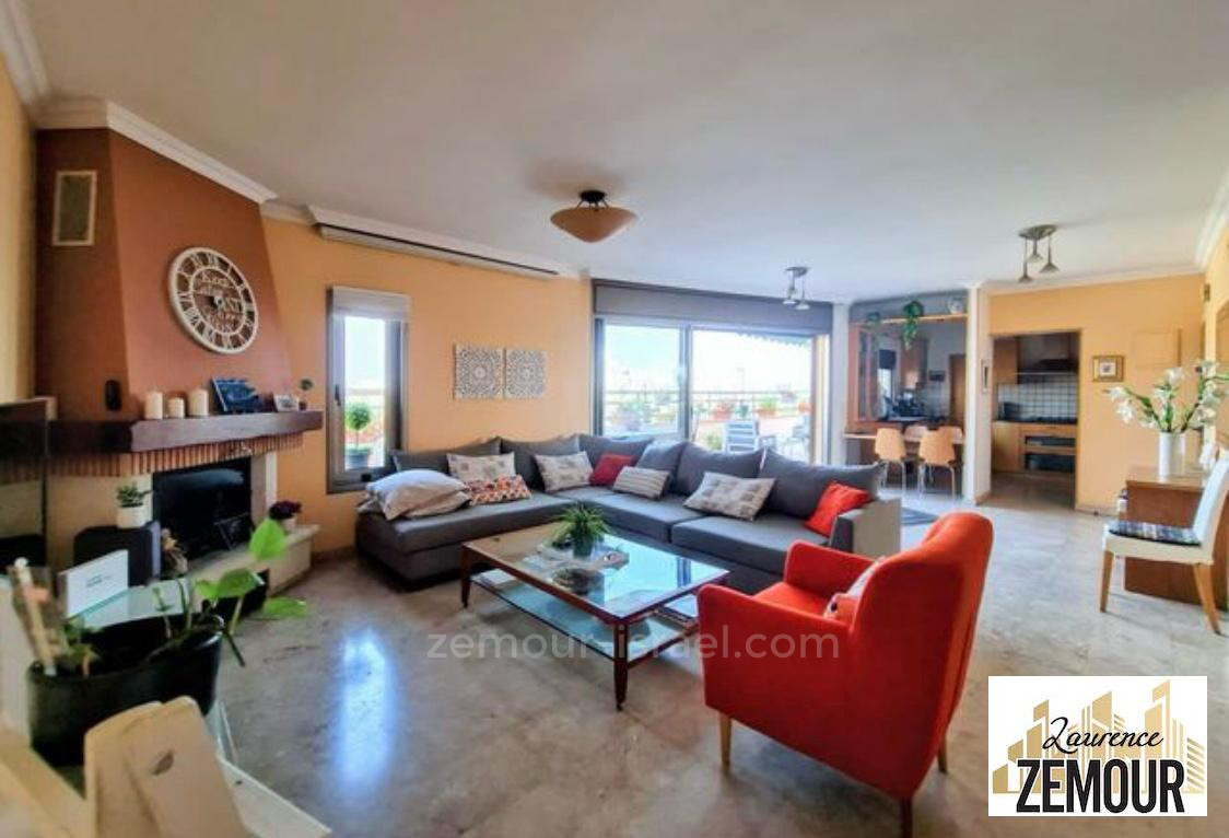 Cobertura 5 cômodos Kfar Saba Kfar Saba 60-IBL-1313