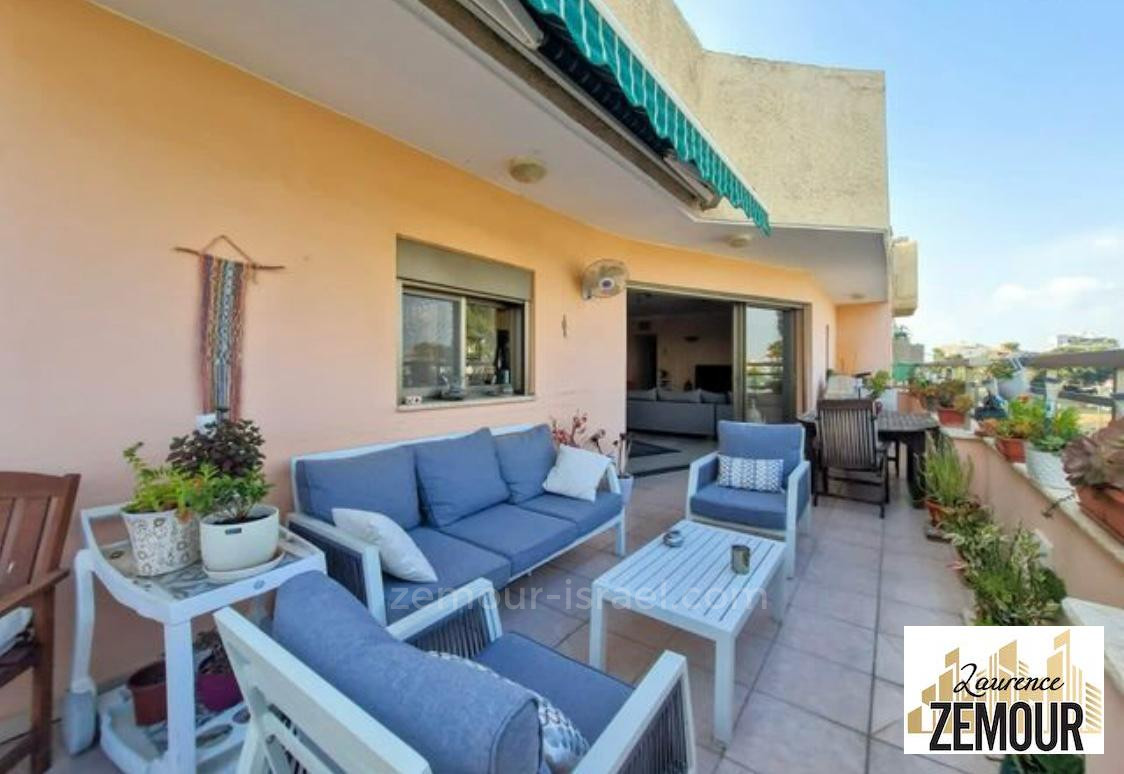 Cobertura 5 cômodos Kfar Saba Kfar Saba 60-IBL-1313