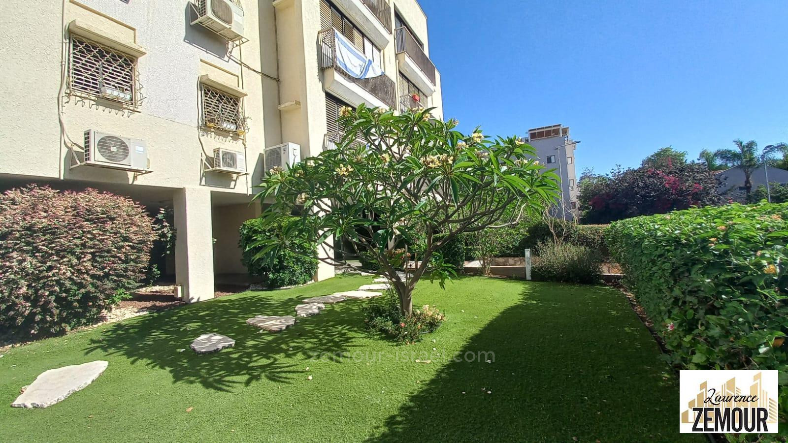 Apartamento 4.5 cômodos Raanana 2003 60-IBL-1315