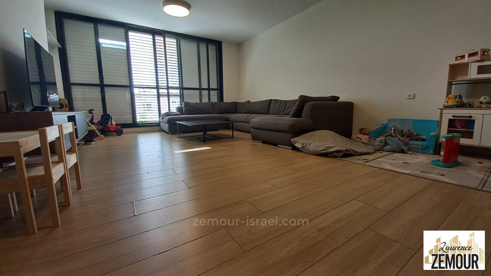 Apartamento 4.5 cômodos Raanana 2003 60-IBL-1315