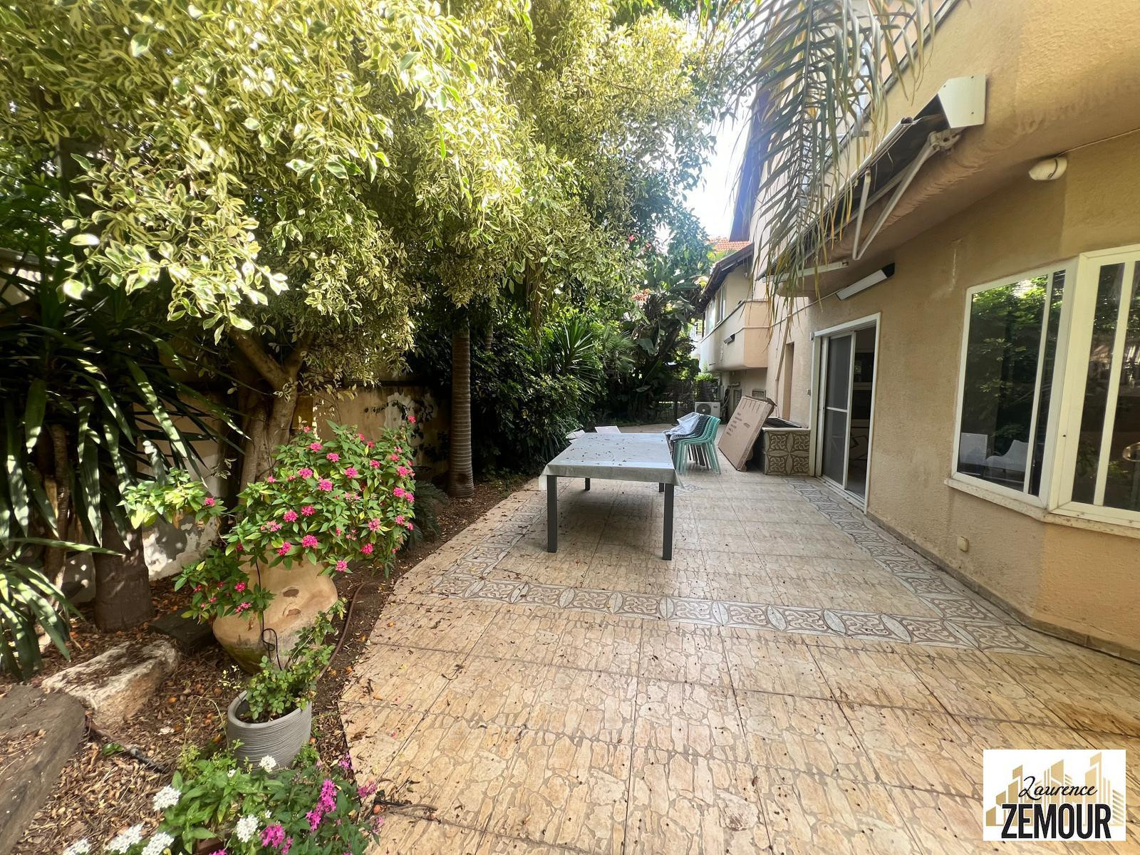 Casa de campo 8 cômodos Raanana Hanessiim 60-IBL-1318