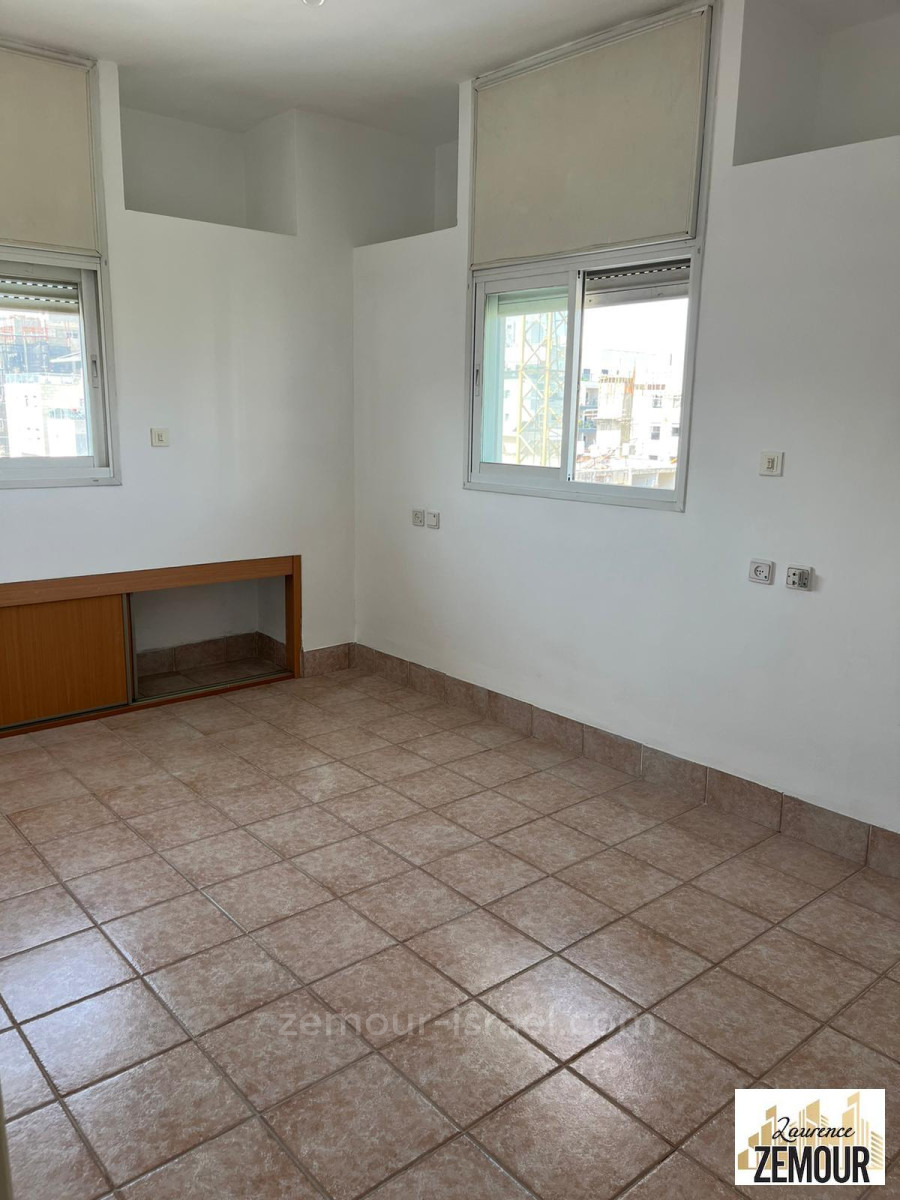 Apartamento 3 cômodos Raanana Perto de Yad Labanim 60-IBL-1321