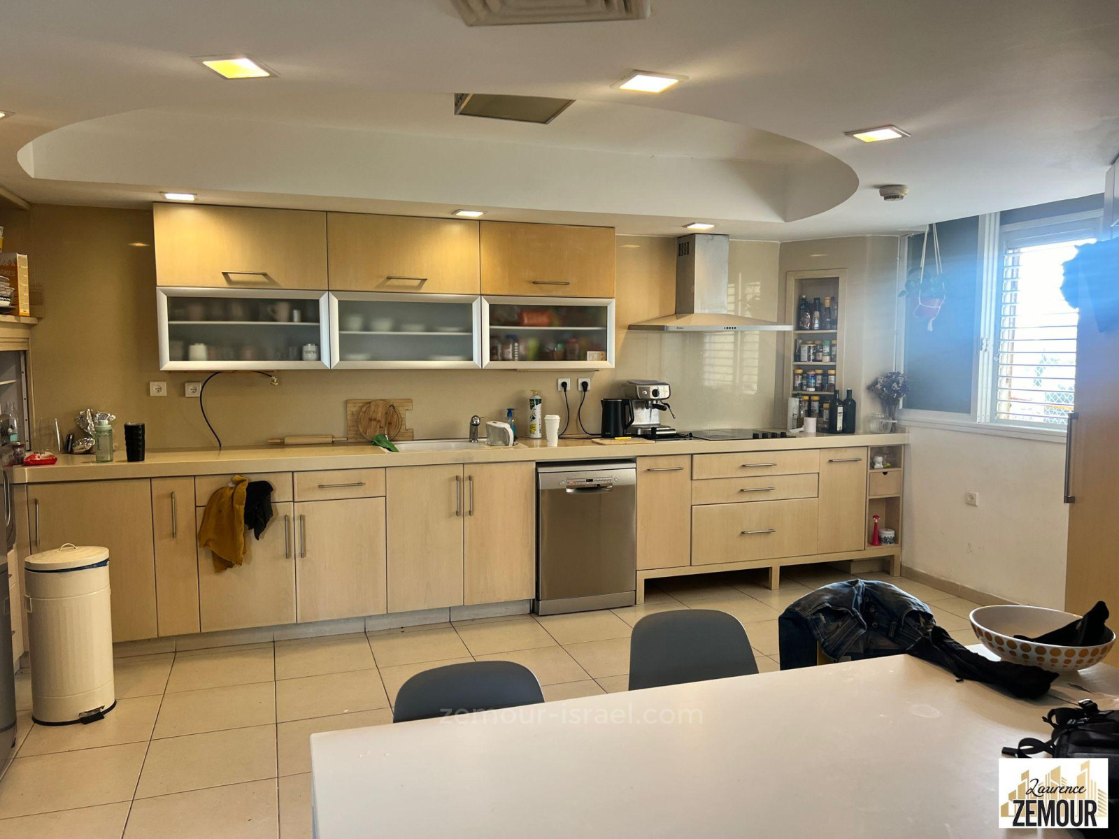 Apartamento 5 cômodos Tel Aviv Kikar Hamedina 60-IBL-1325